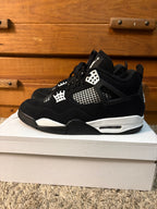 (Pre Owned) Jordan 4 White Thunder - Size 11.5