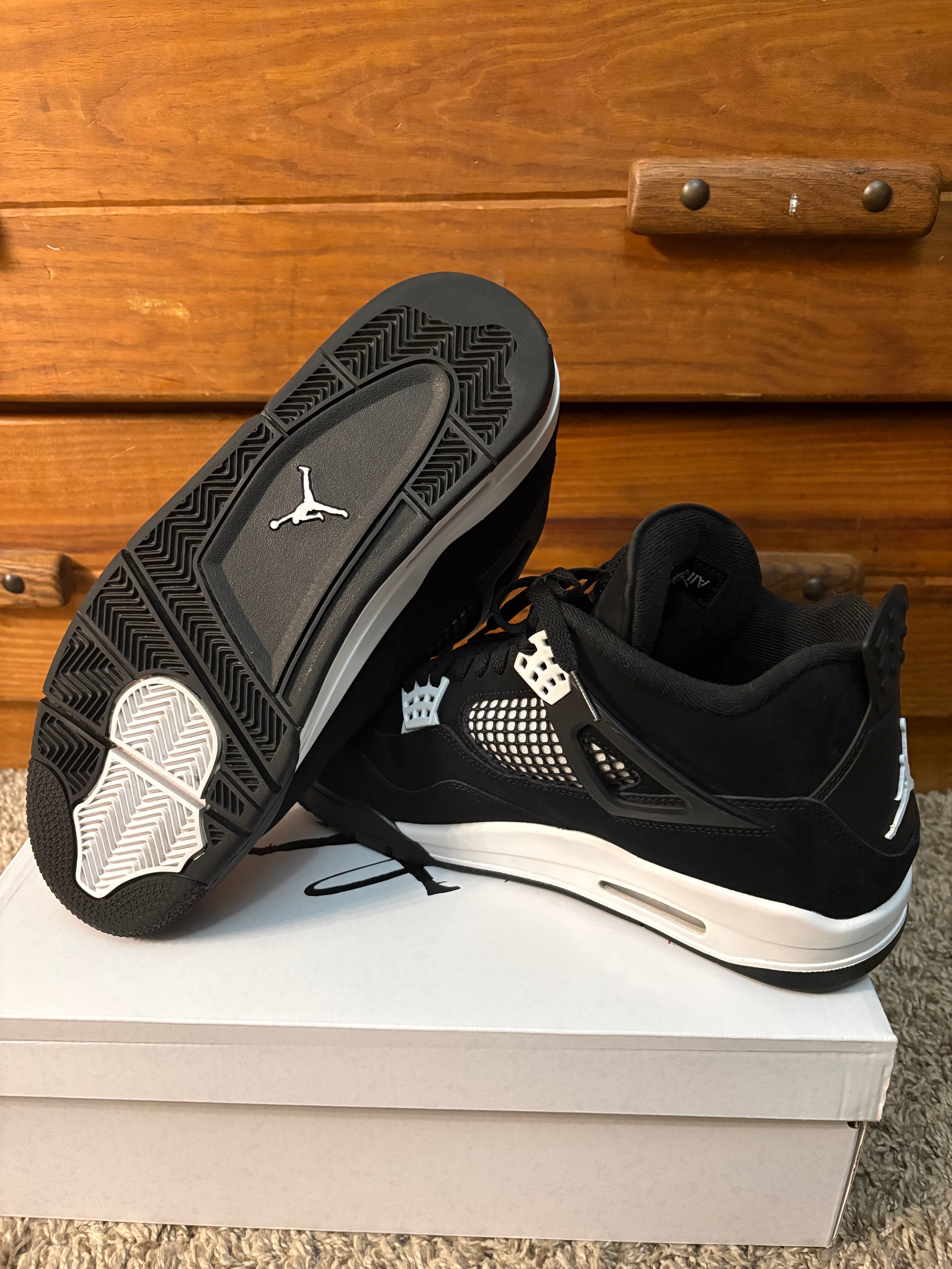 (Pre Owned) Jordan 4 White Thunder - Size 11.5
