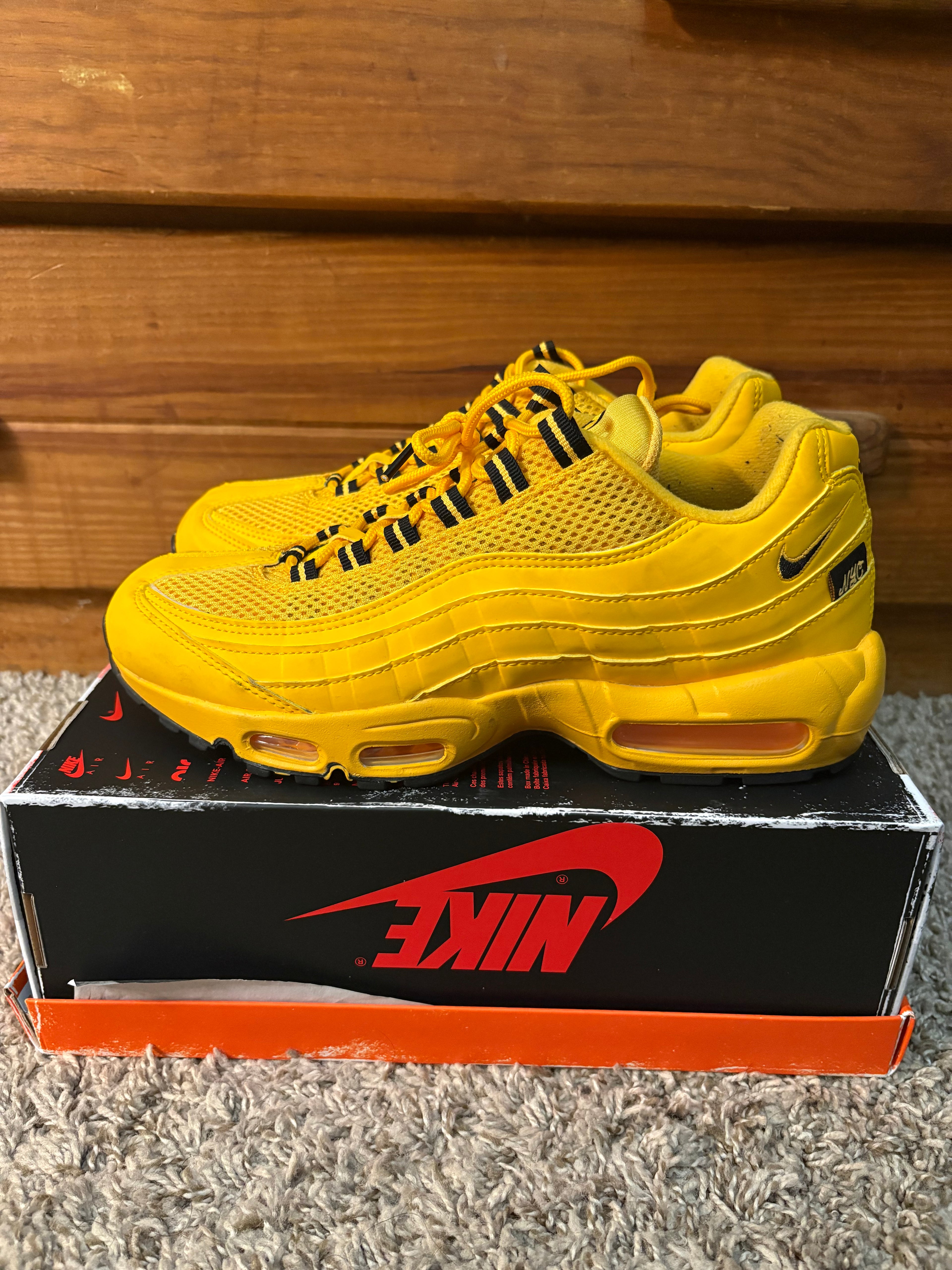 (Pre Owned) Air Max 95 Taxi NYC - Size 9