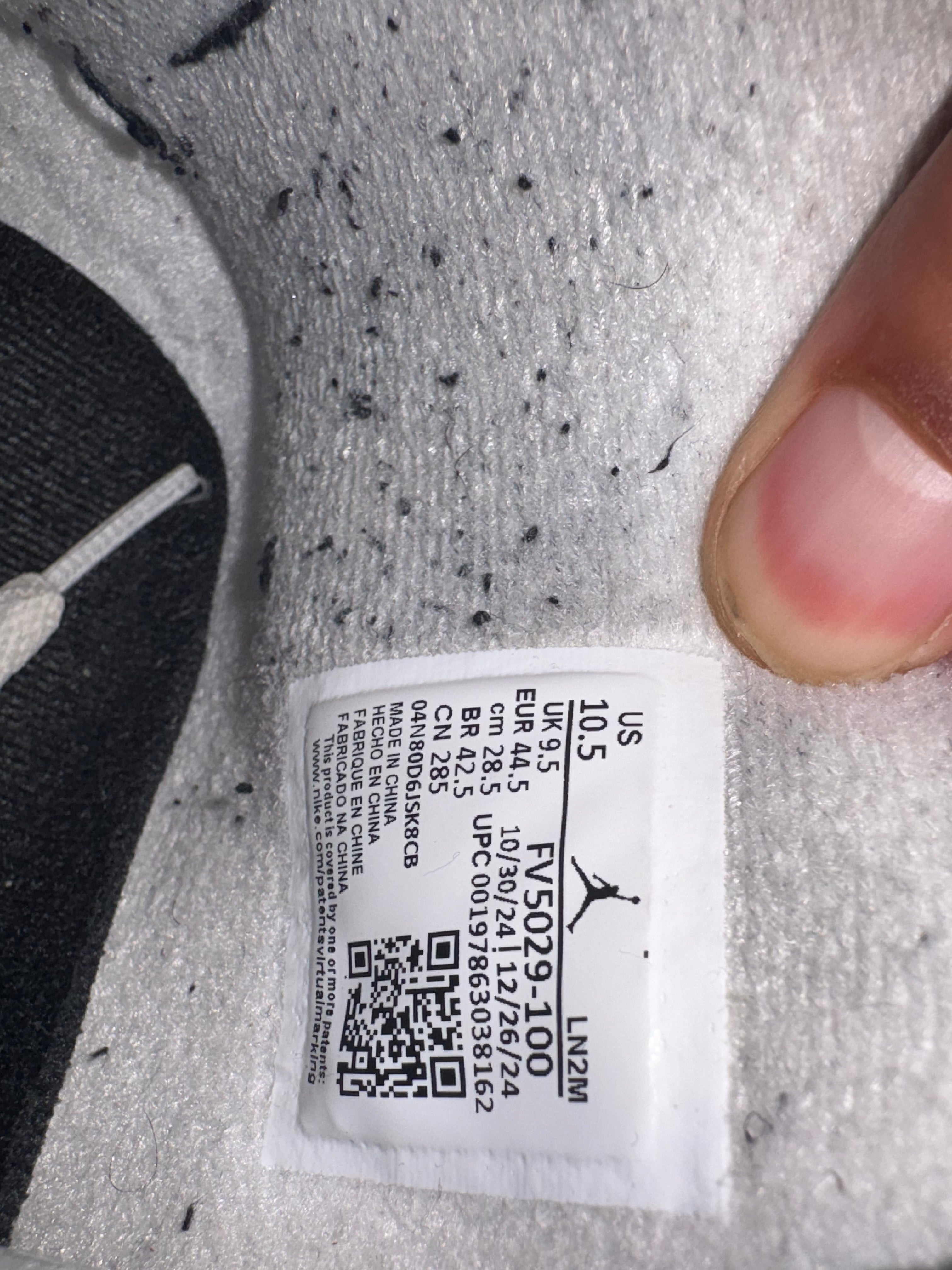(Pre Owned) Jordan 4 White Cement 2025 - Size 10.5
