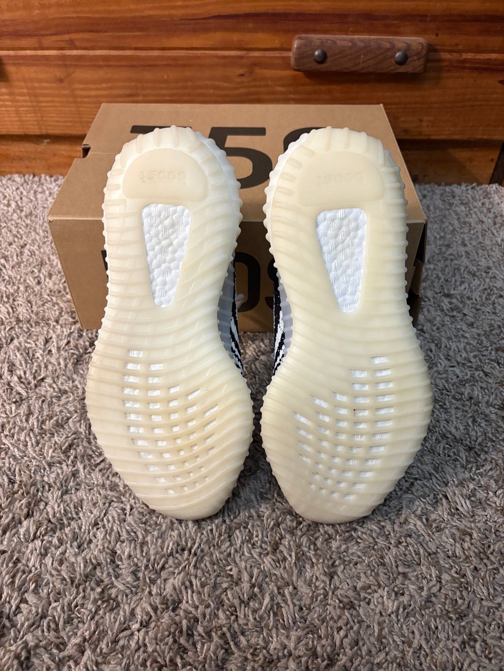 (Pre Owned) Yeezy Boost 350 V2 Zebra - Size 6.5