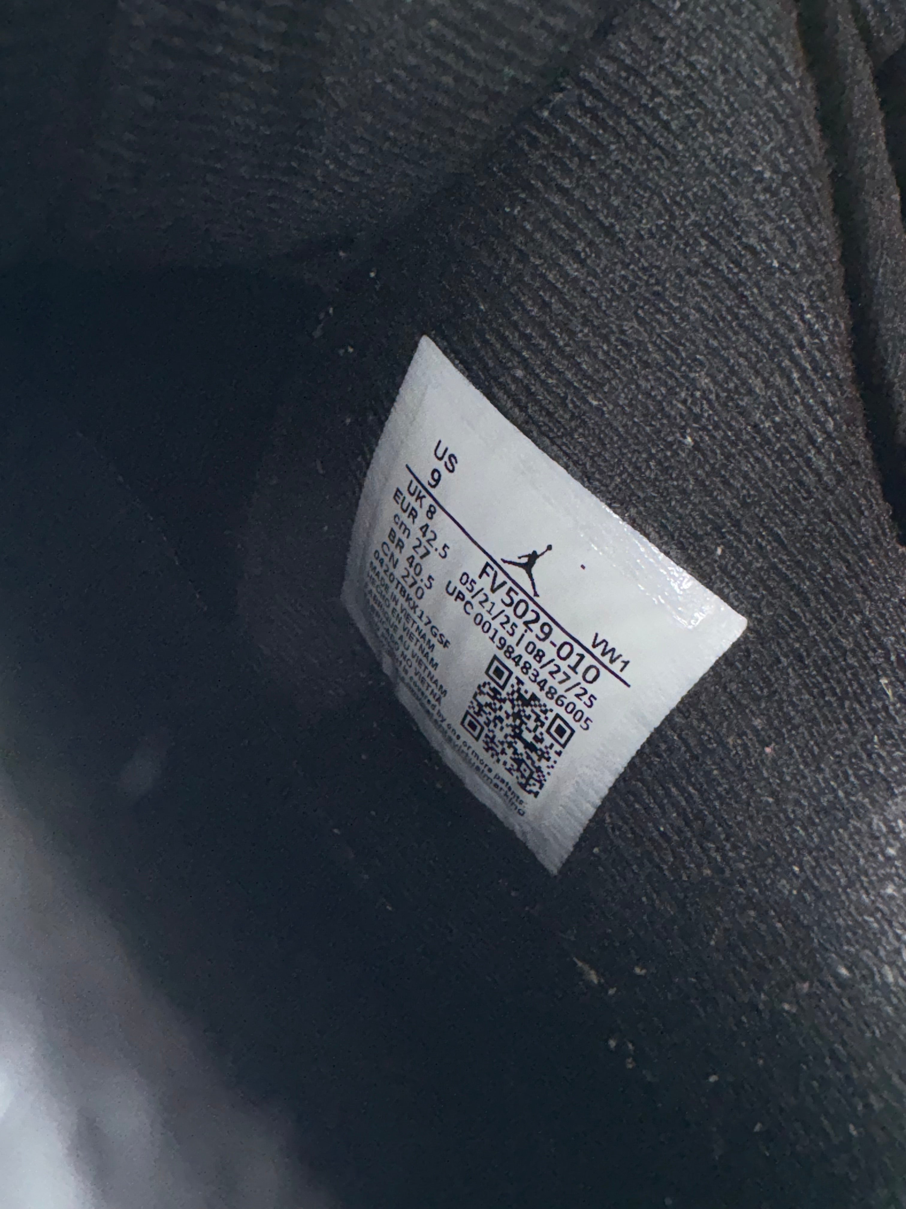 (Pre Owned) Jordan 4 Black Cat 2025 - Size 9