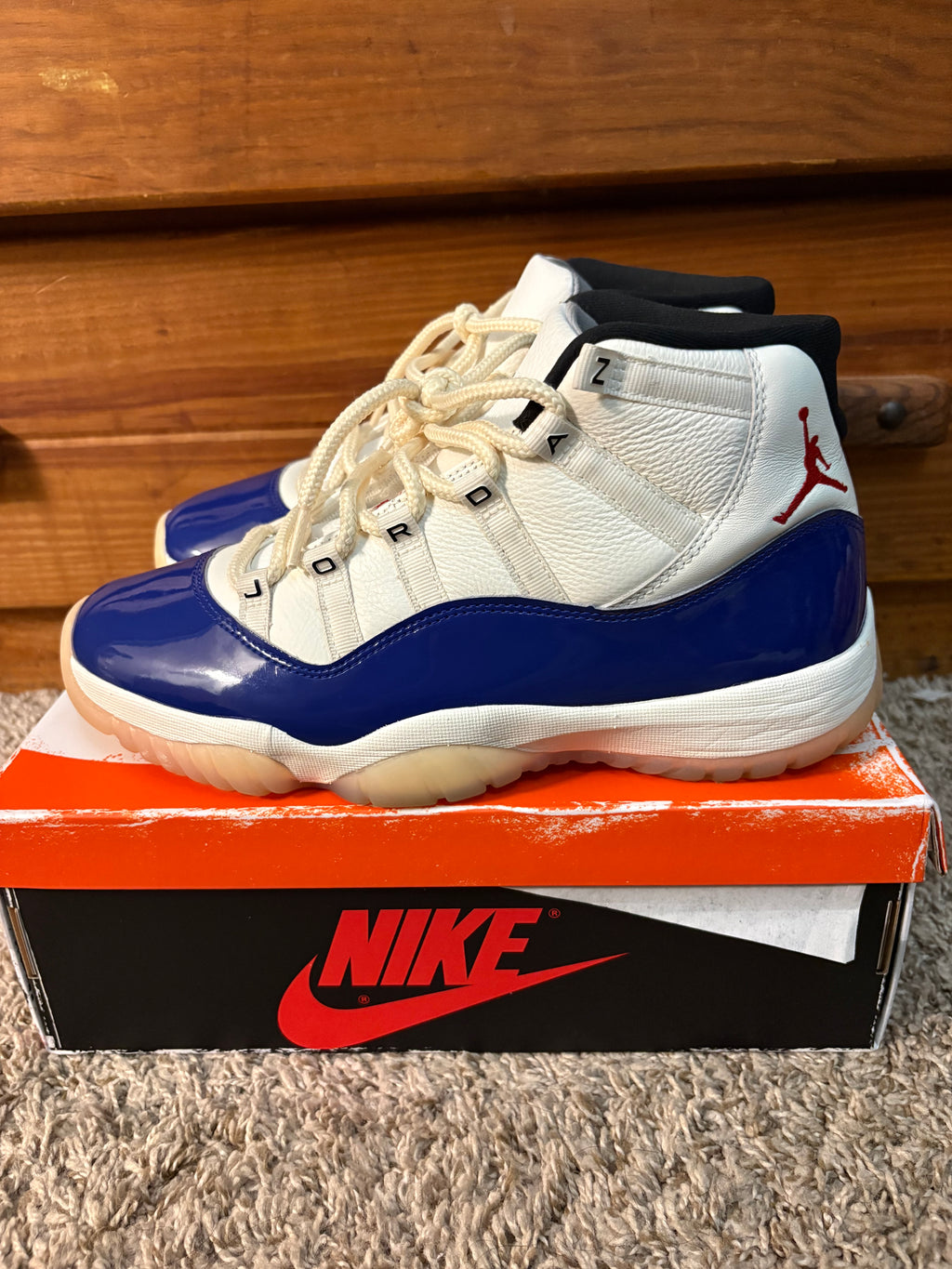 (Pre Owned) Jordan 11 Rare Air - Size 9.5