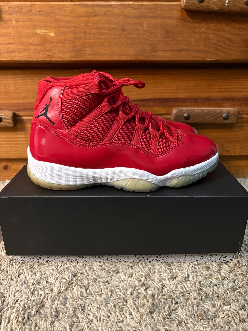 (Pre Owned) Jordan 11 Win Like 96 - Size 10