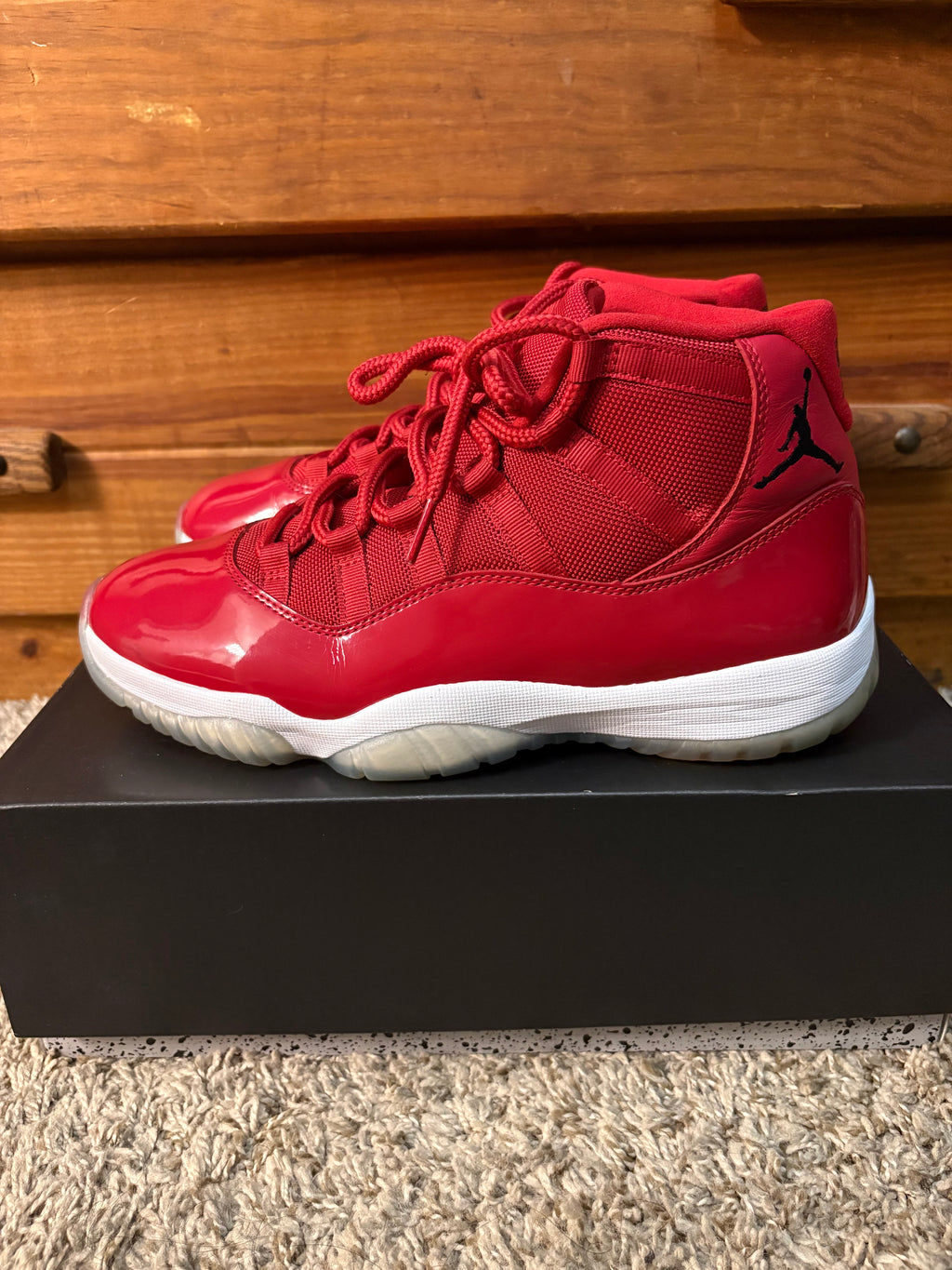 (Pre Owned) Jordan 11 Win Like 96 - Size 10