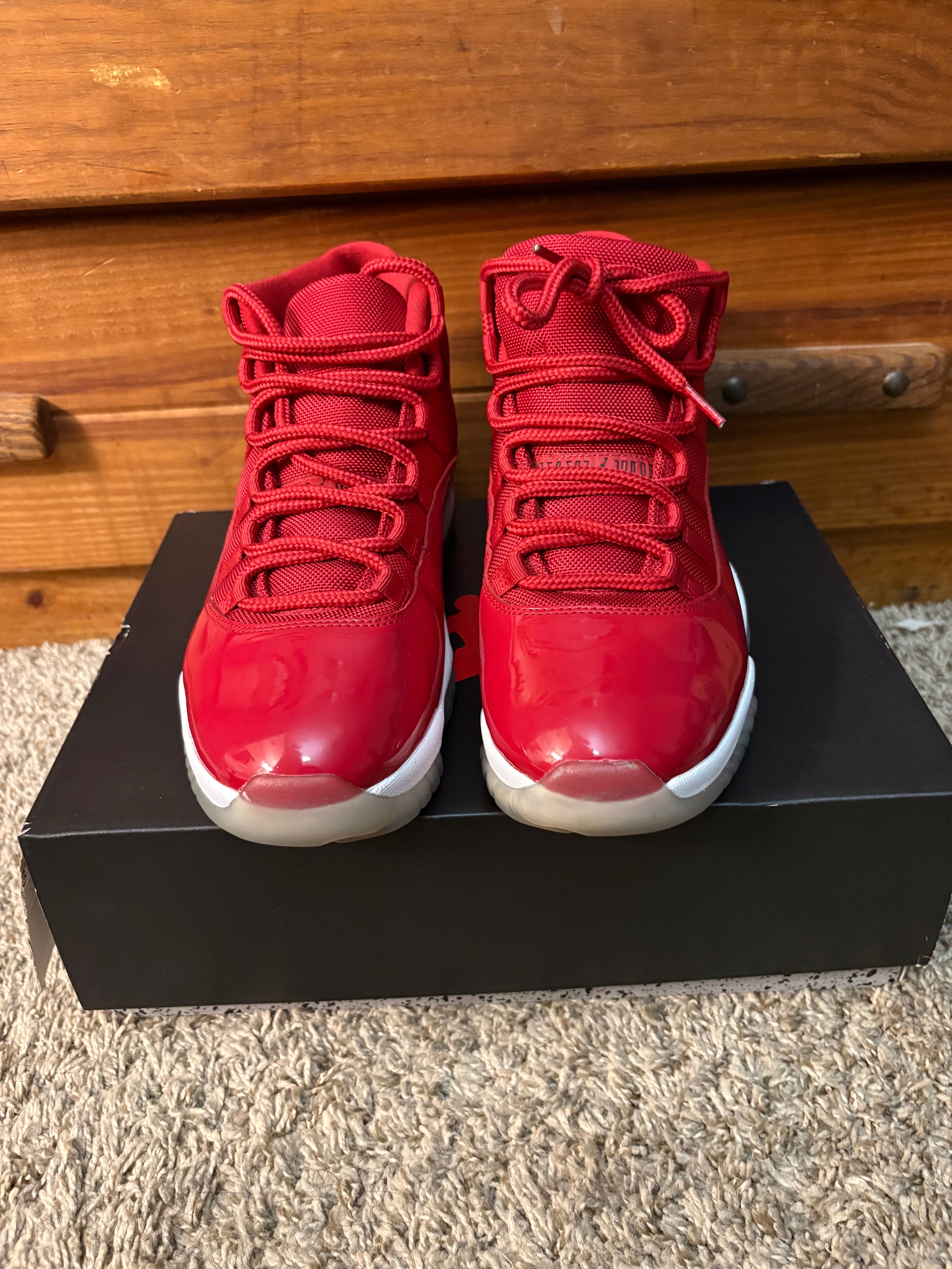 (Pre Owned) Jordan 11 Win Like 96 - Size 10