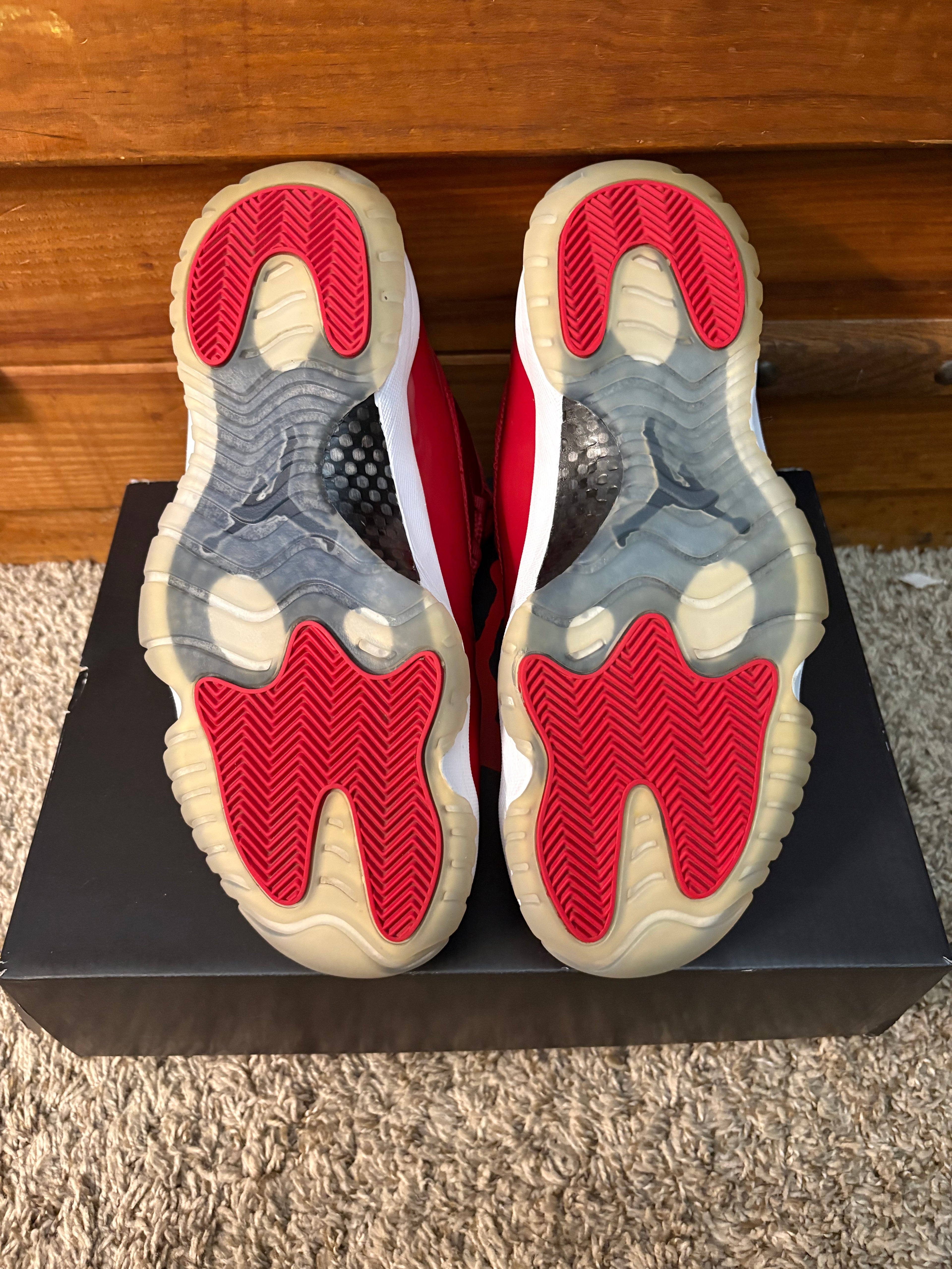 (Pre Owned) Jordan 11 Win Like 96 - Size 10
