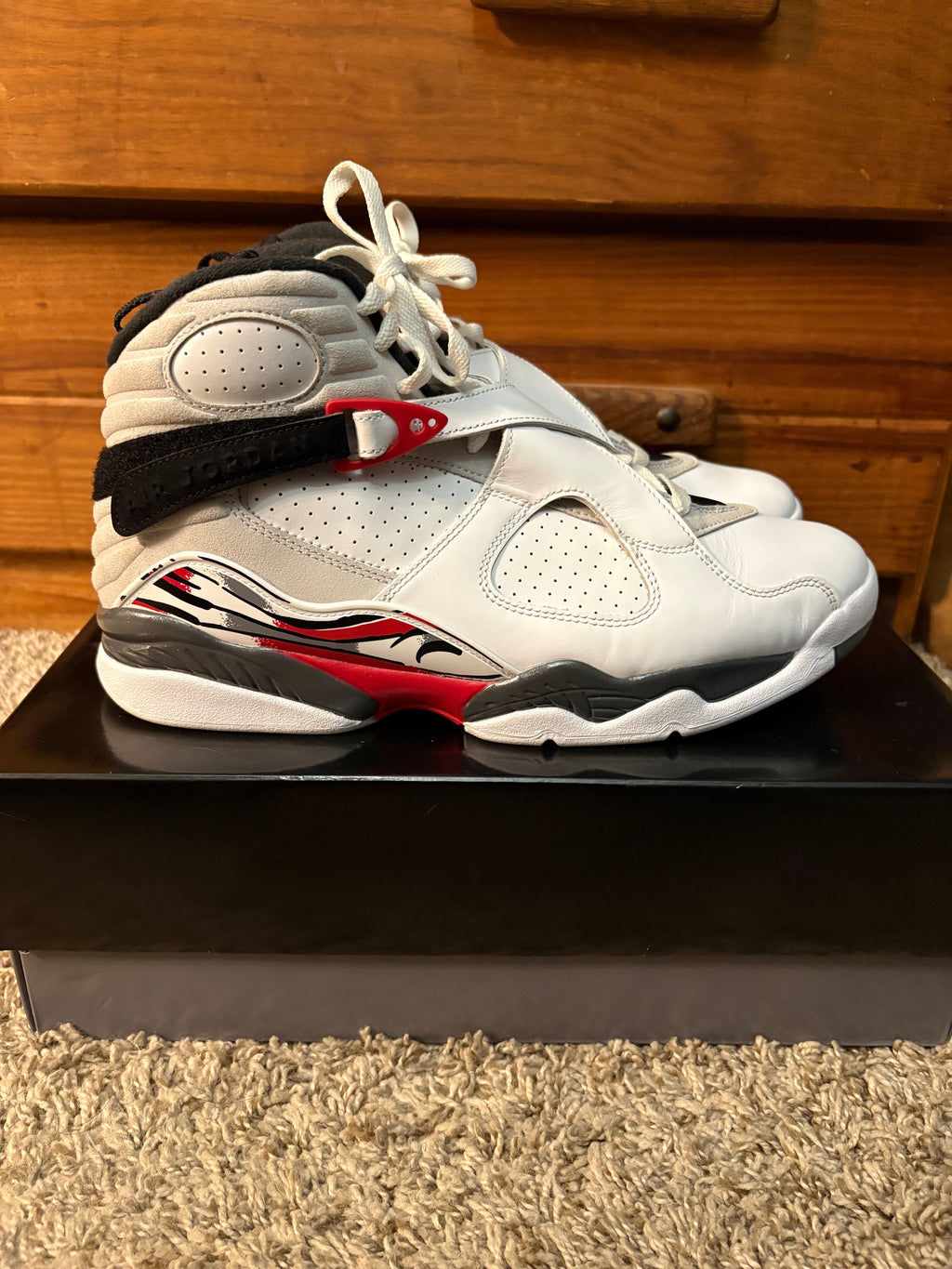(Pre Owned) Jordan 8 Bugs Bunny 2025 - Size 11