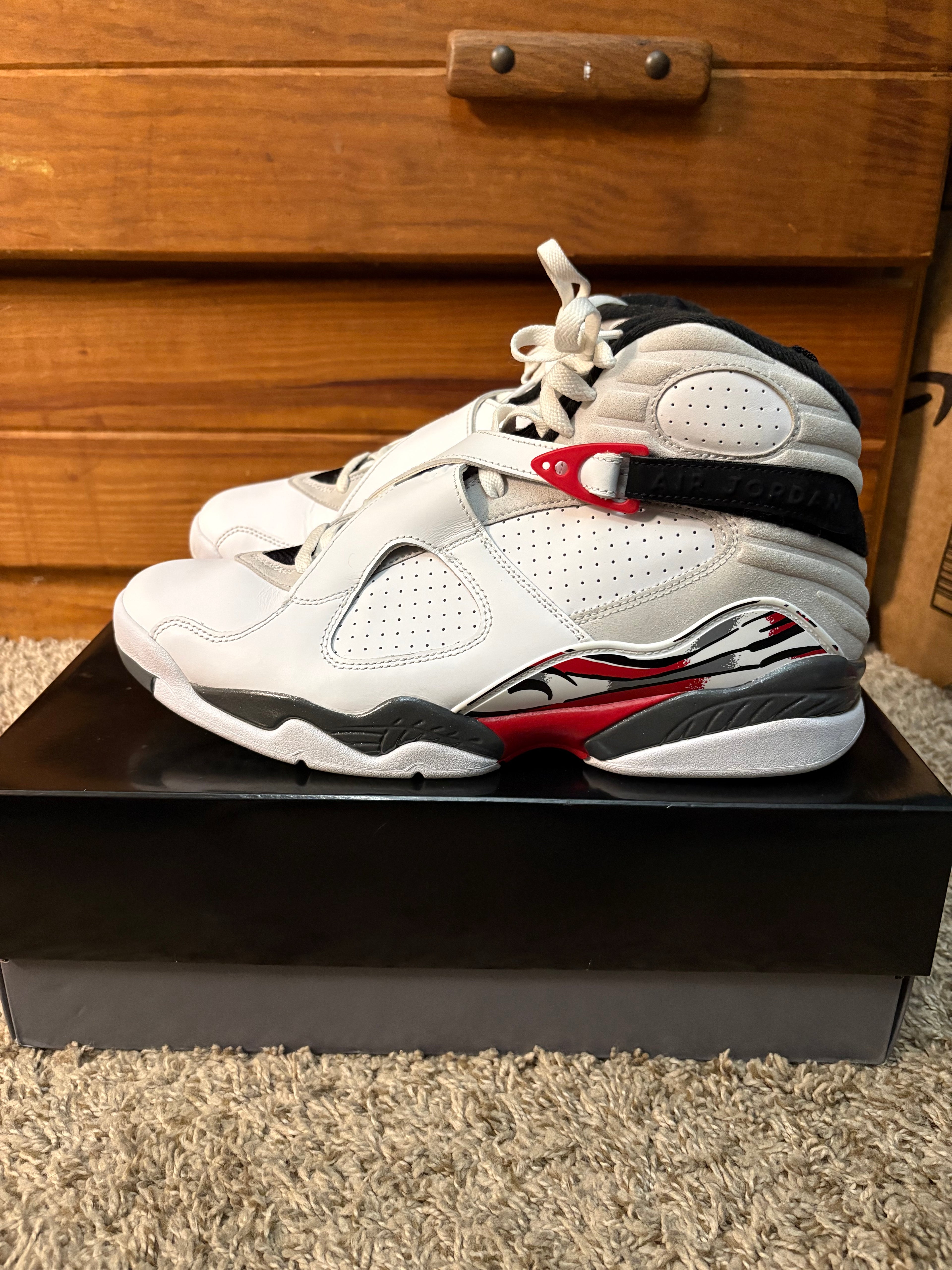 (Pre Owned) Jordan 8 Bugs Bunny 2025 - Size 11