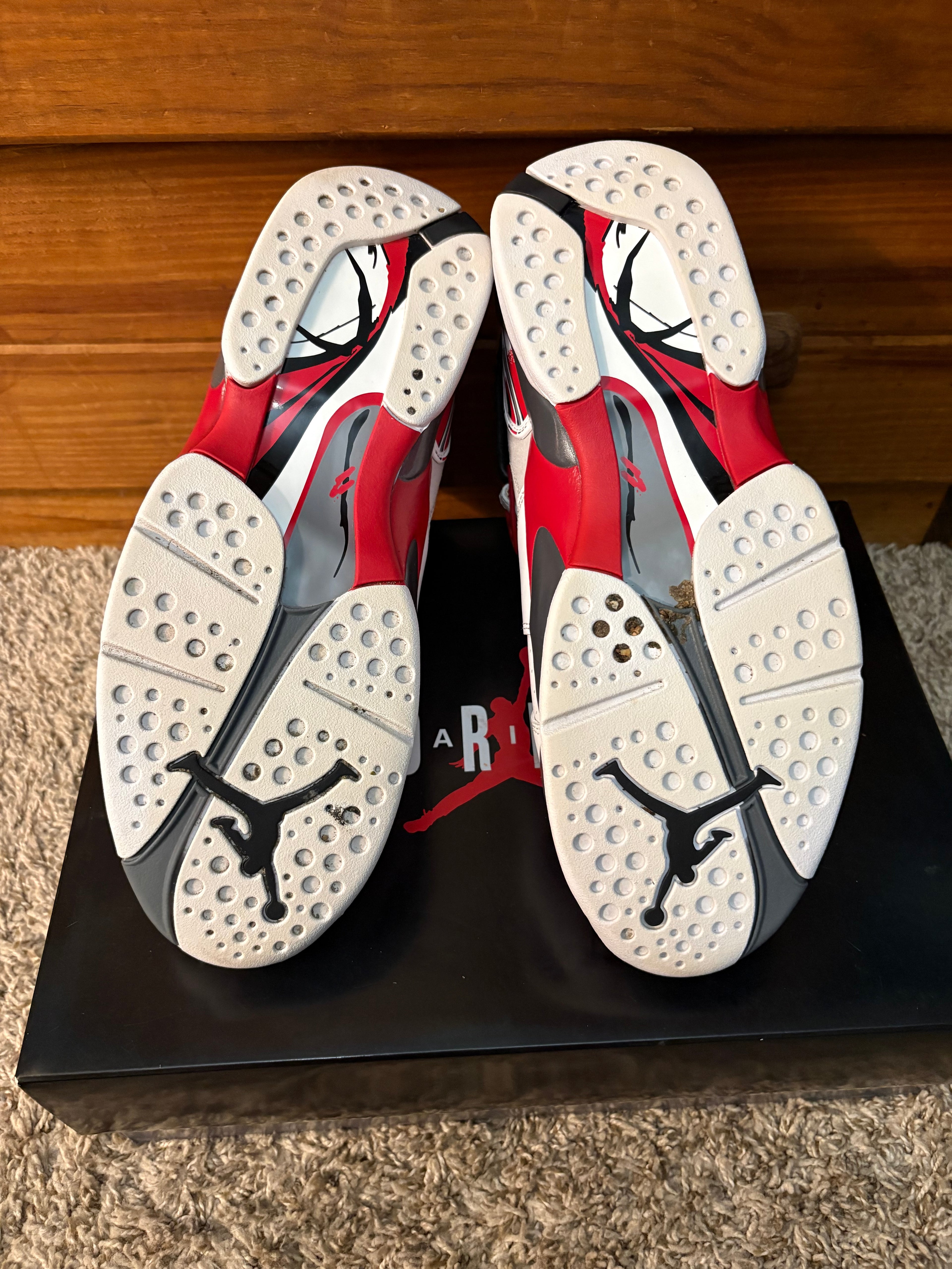 (Pre Owned) Jordan 8 Bugs Bunny 2025 - Size 11